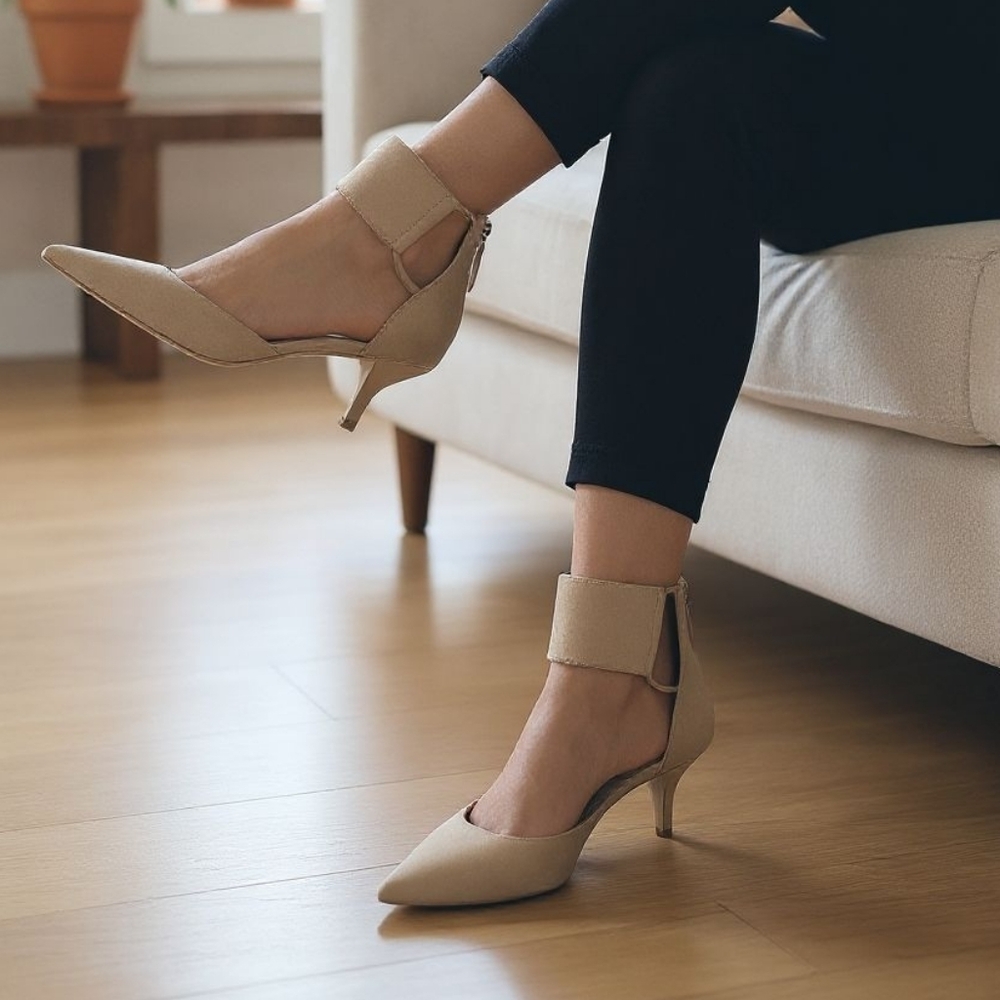 Kenneth Cole Tan Suede Ankle Strap  Kitten Heels Women's Sz 7.5 Classy Feminine